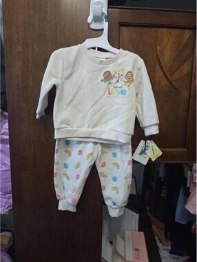 6 to 9m brand new two p sweatsuit from cocomelon, item 669